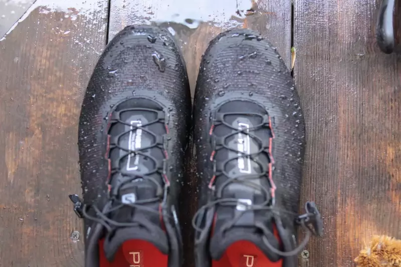 SENSE 4 PRO のアッパー