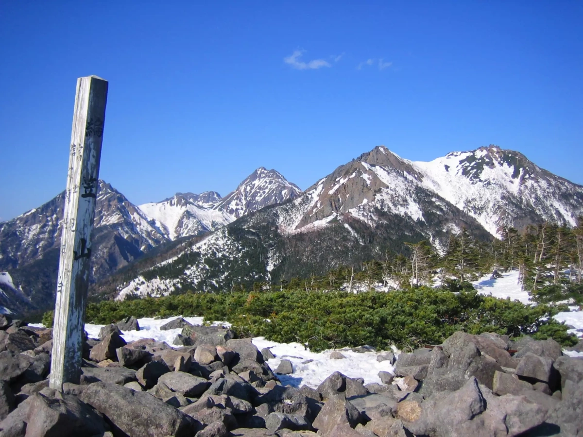 【日帰り登山】編笠山登山−初心者から楽しめる難易度別ルート紹介