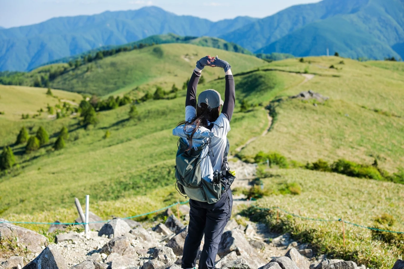 【2025年版】春登山のベースレイヤー完全ガイド!快適に春山を楽しむ方法