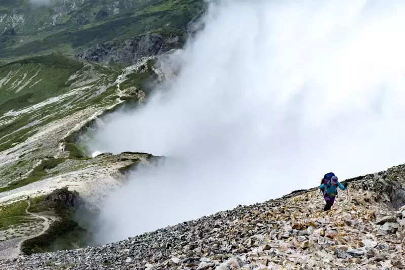 不明瞭な登山道