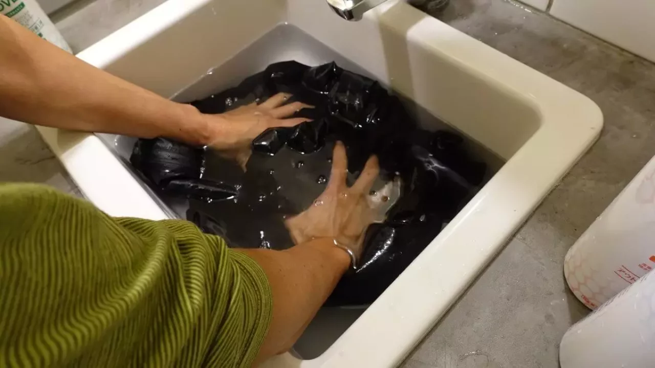 アウトドアウェアの機能性を阻害