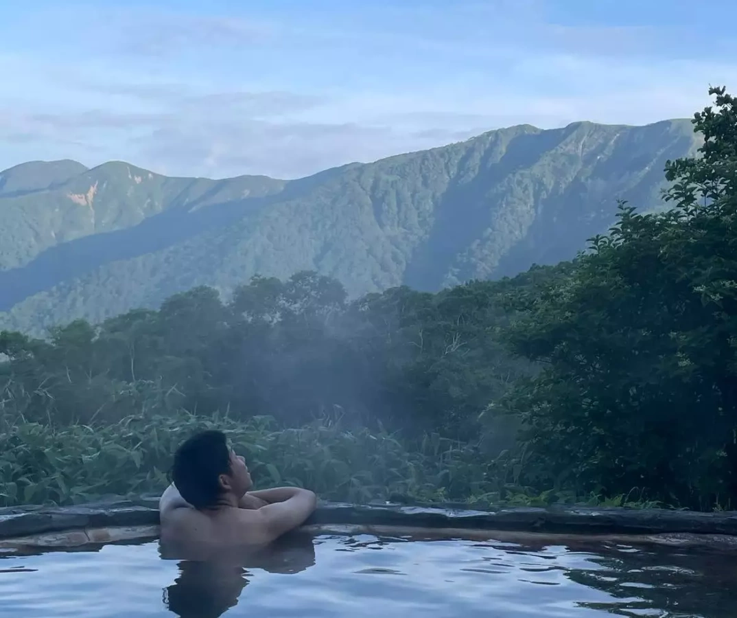 【山小屋泊・テント泊登山】那須岳-絶景の露天風呂を楽しむ三斗小屋温泉・煙草屋旅館ルート