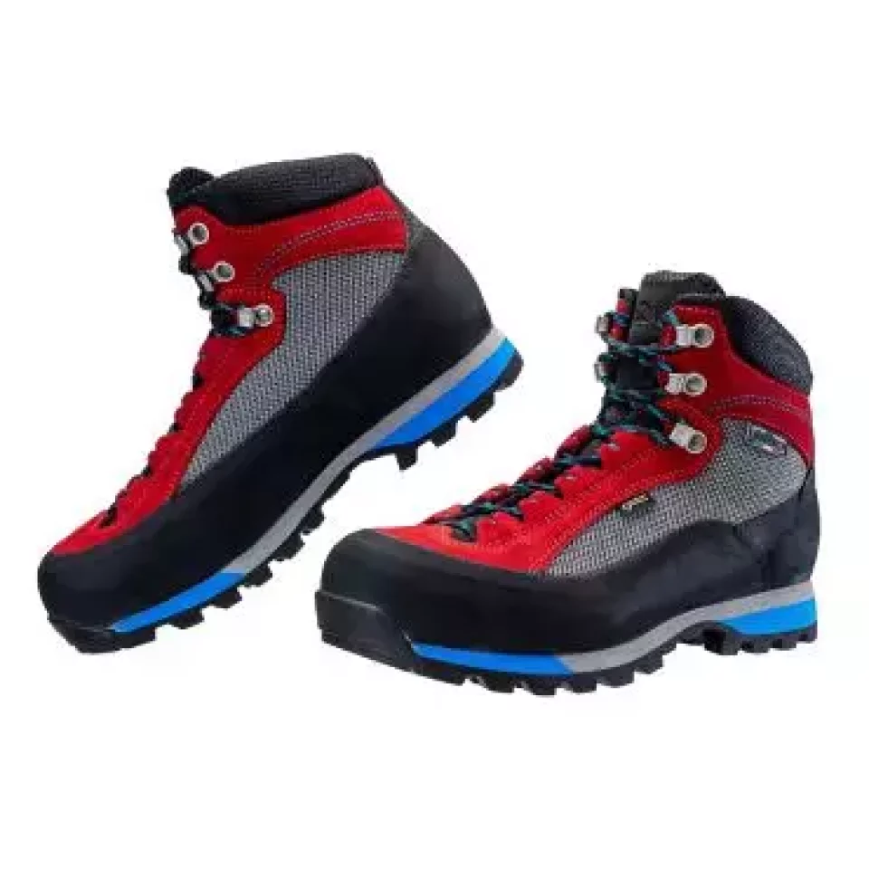 軽量性と耐久性を合わせもった登山靴『P.F.41A Rosso』