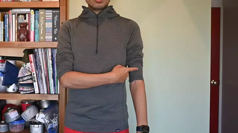 腕をまくることができる