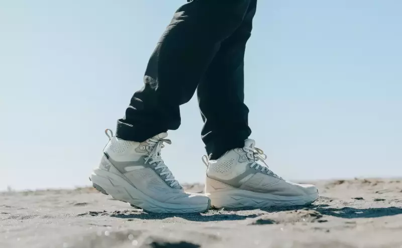 ホカオネオネCHALLENGER MID GTX WIDE