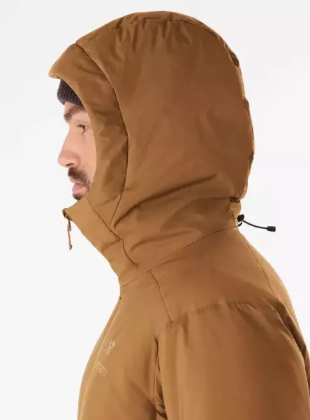 登山シーンで選べる幅広いモデル展開