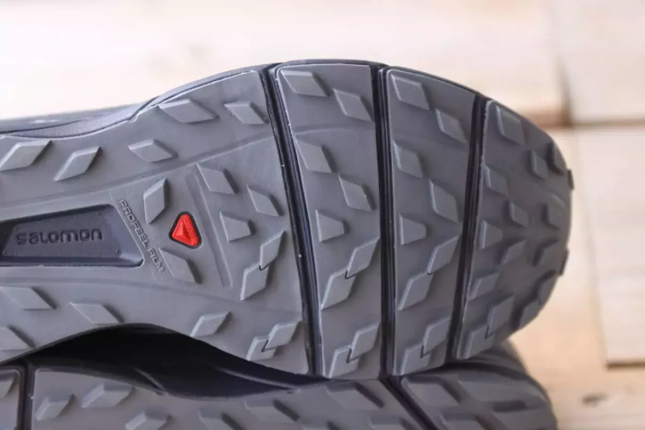 サロモン センスライド GORE-TEX ノクターンのアウトソール