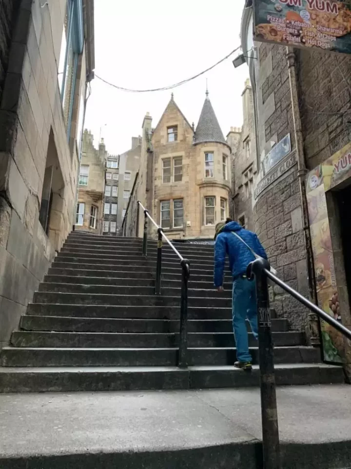 スコットランド エディンバラへ