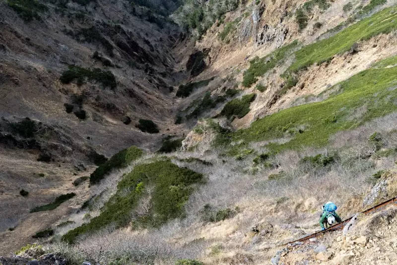 様々な登山コースで赤岳山頂を目指すことができる