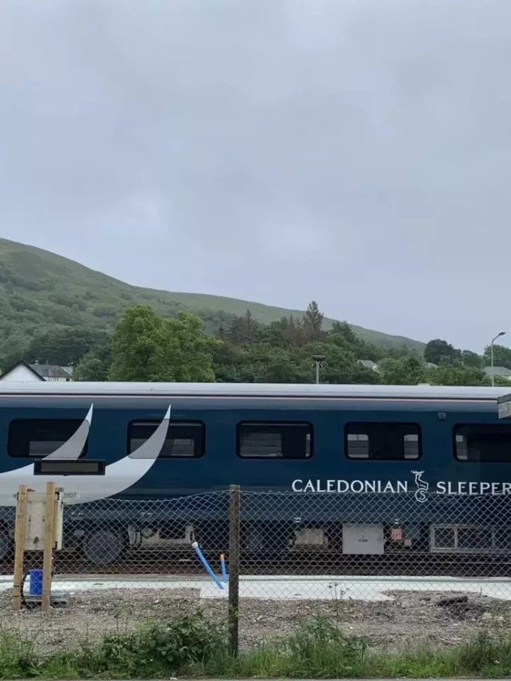 フォートウィリアム駅に止まっていた寝台列車