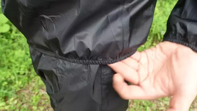 超軽量レインウェア THE NORTH FACE ストライクトレイルフーディの生地質
