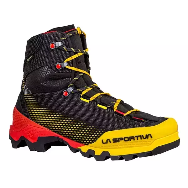 軽量性に優れバランスに優れた登山靴『エクイリビウム ST GTX』