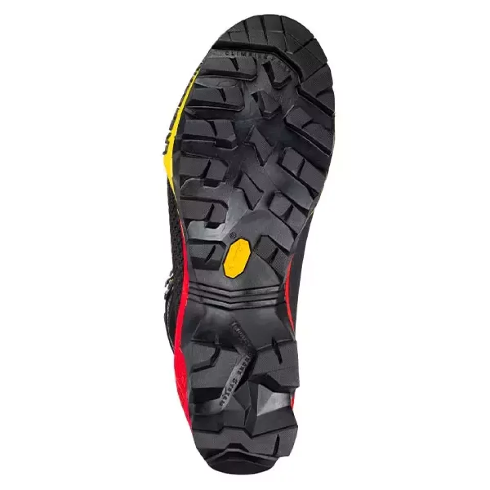 人口皮革による足馴染みが良い登山靴『エクイリビウム LT GTX』