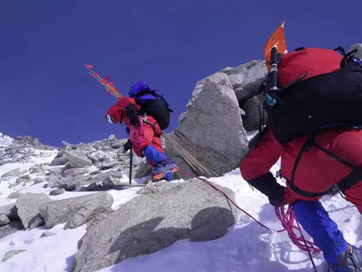 標高2000m以上の冬山登山の服装とレイヤリング