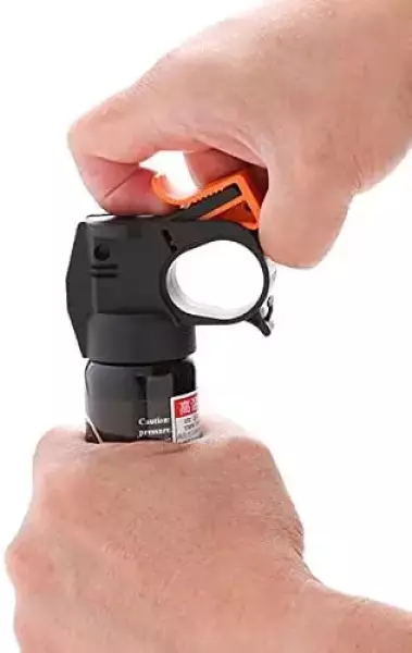 熊よけスプレー