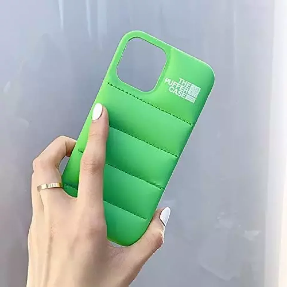 落下防止と保温性を備えたスマホケース