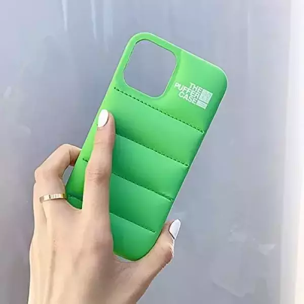 落下防止と保温性を備えたスマホケース