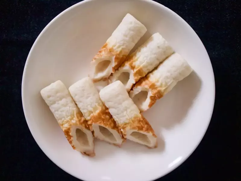 ピリ辛な具材で「ちくわの◯◯詰め」3選