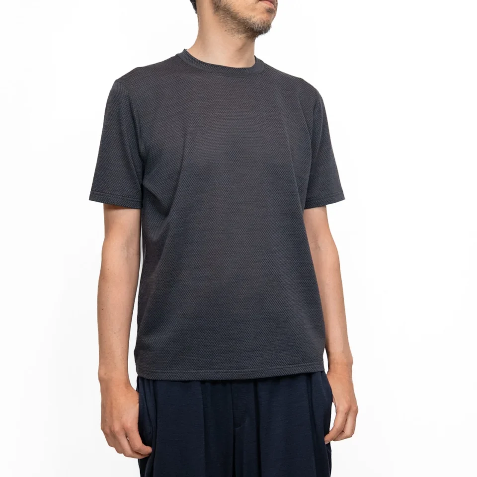 オールメッシュ・Tシャツの着用例