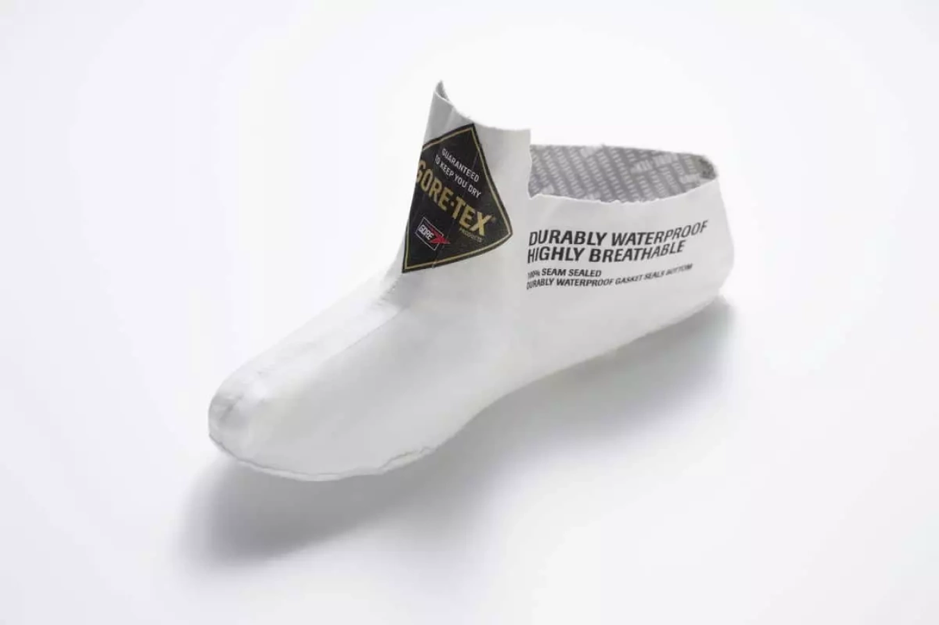 GORE-TEX フットウェアの秘密をご紹介