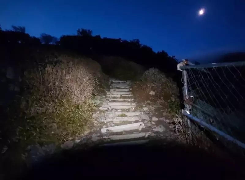幻想的な御来光と雲海に期待する剣山登山スタート