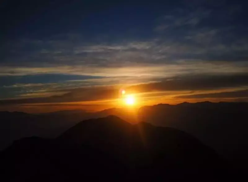 南アルプスから昇るご来光