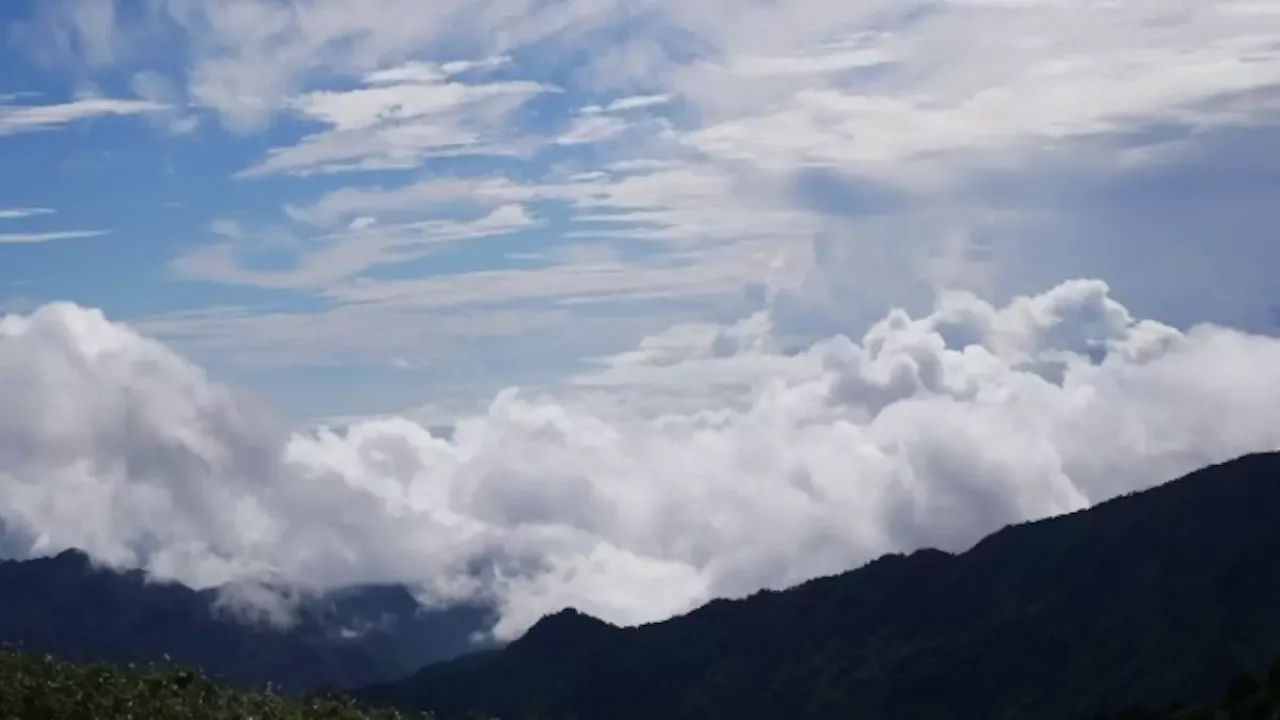 九州の日本百名山宮之浦岳山頂からの眺望