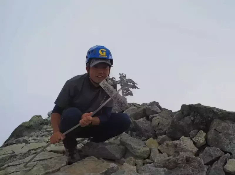 奥穂高岳からジャンダルムをピストン