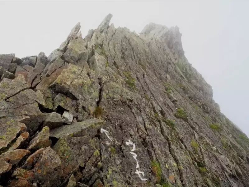 奥穂高岳からジャンダルムをピストン
