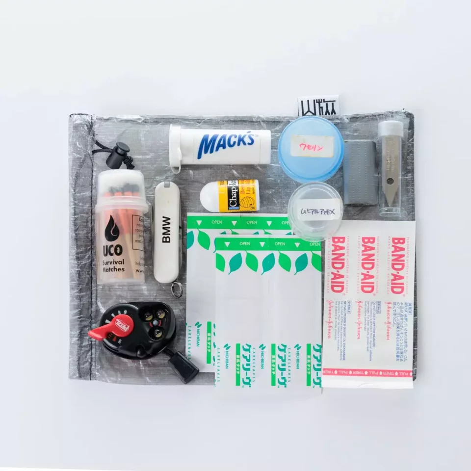 ダイニーマ製 3サイズ展開のシンプルなスタッフバッグ