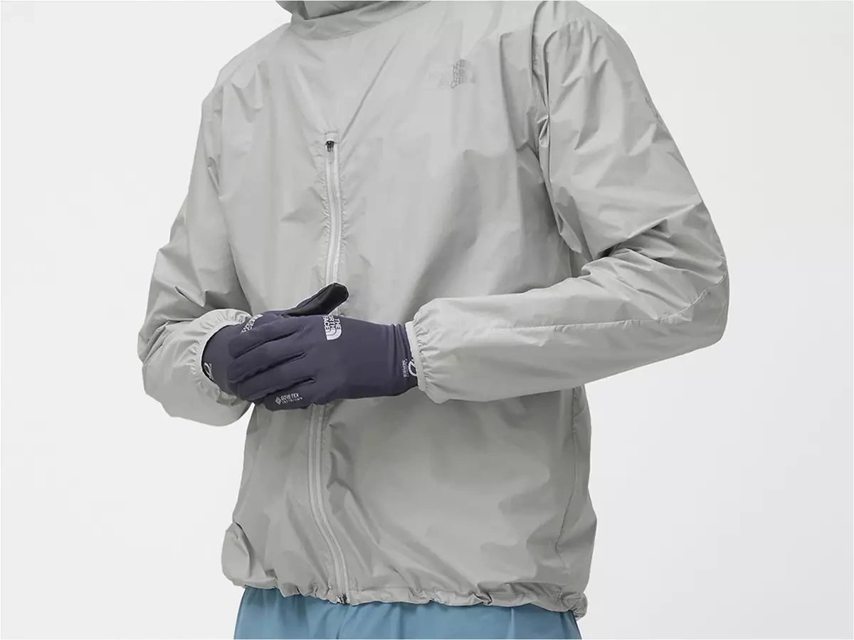 約90g!超軽量・コンパクトなザ・ノース・フェイスのエマージェンシーフーディー