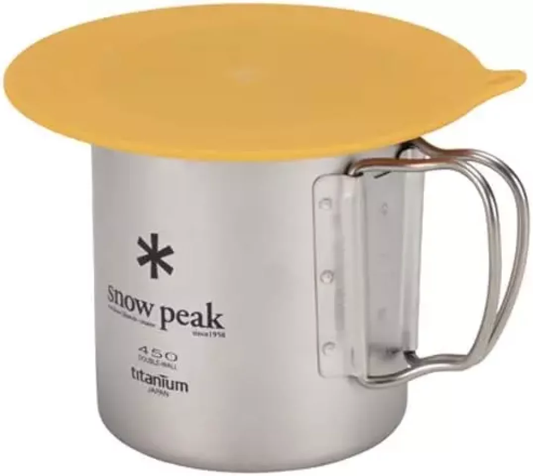 飲み物を暖かく保つことができる『スノーピークのマグカバーL』