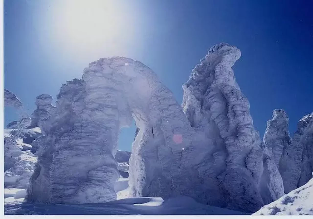 阿仁ゴンドラで行く 森吉山の樹氷鑑賞