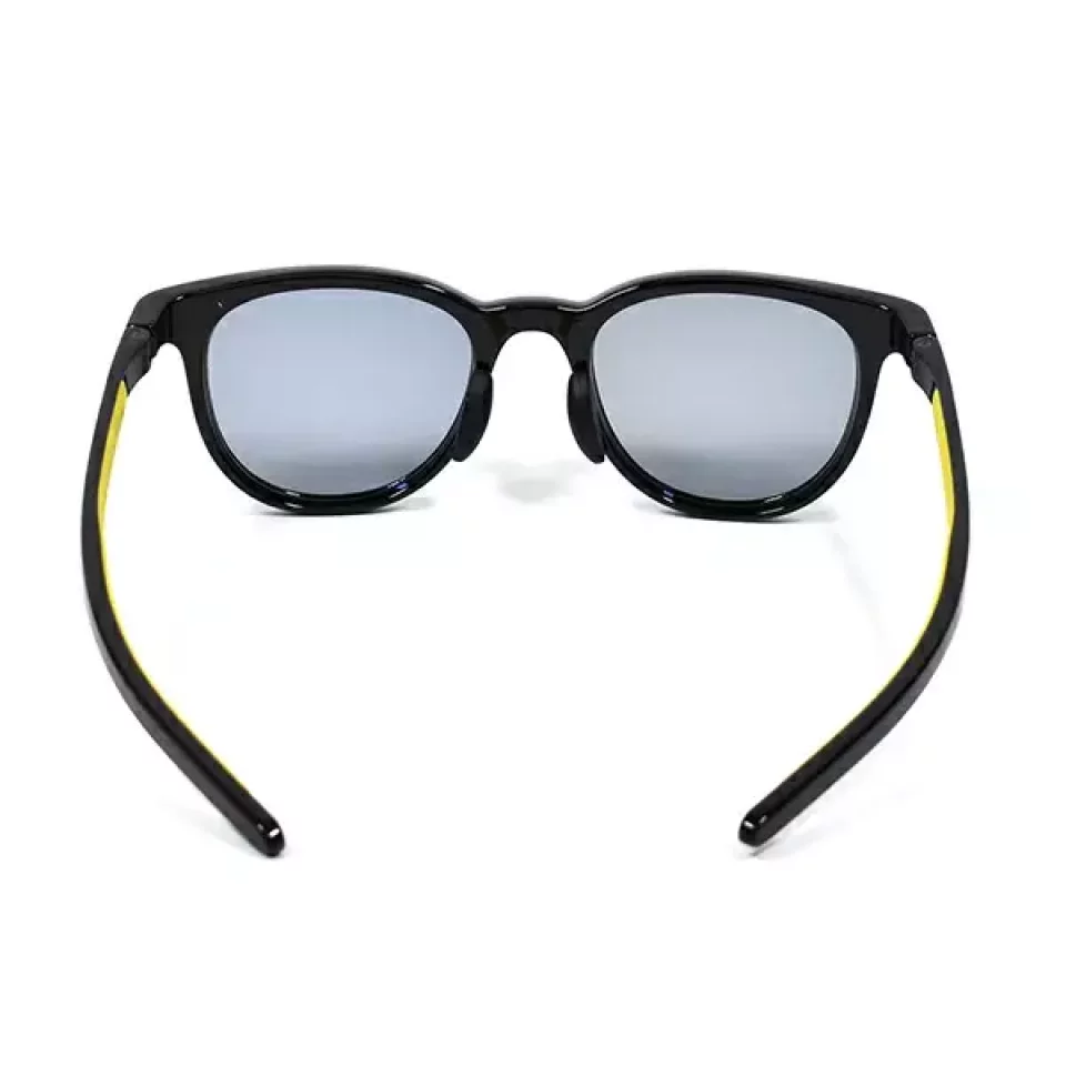 フィット感に優れハードなアクティビティにもおすすめのサングラス『アイヴォル』