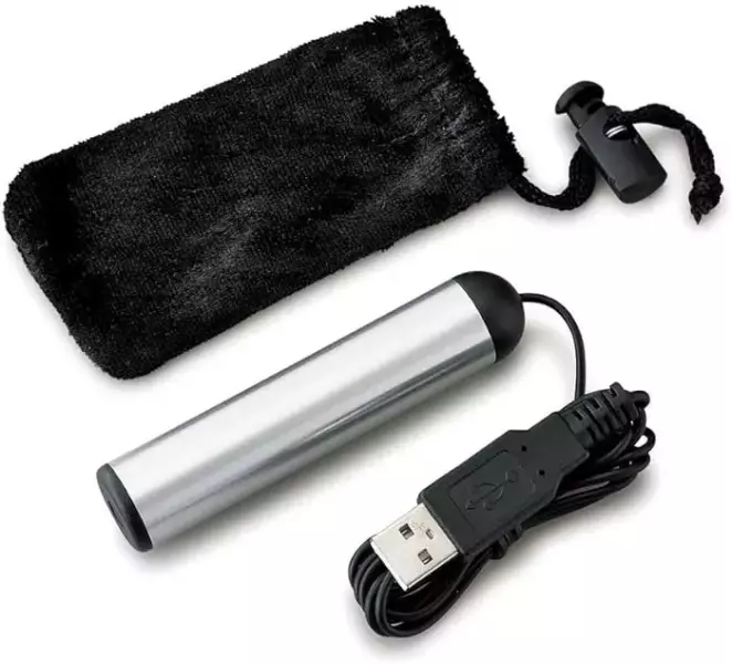 握るだけで手を暖かくするUSBハンドウォーマー