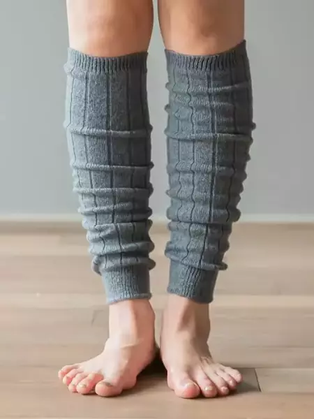 地面の空中写真。右上の角には道路が通っている。