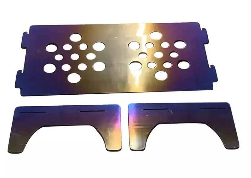 チタン製のコンパクトテーブル