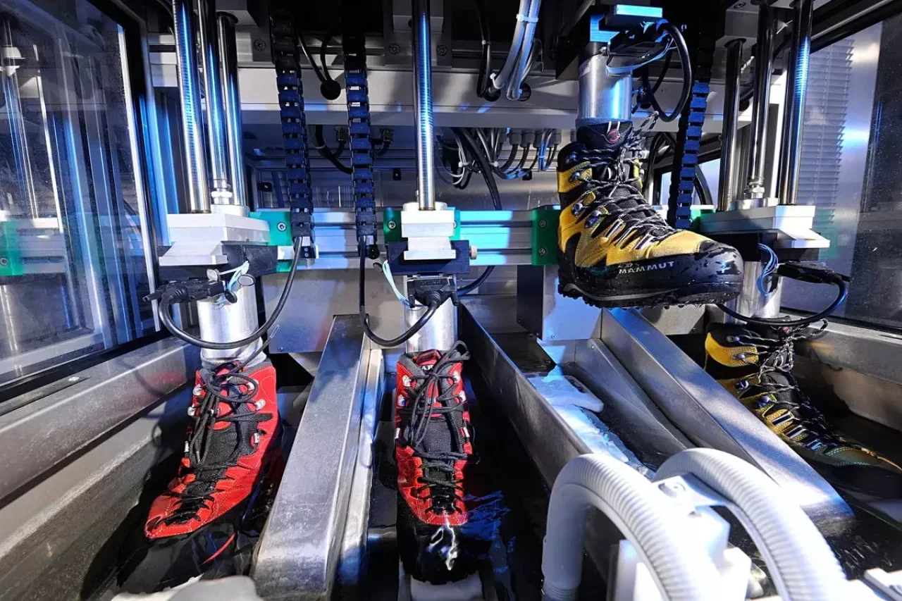 GORE-TEX フットウェア ~製品の機能性を保証するための品質基準テスト