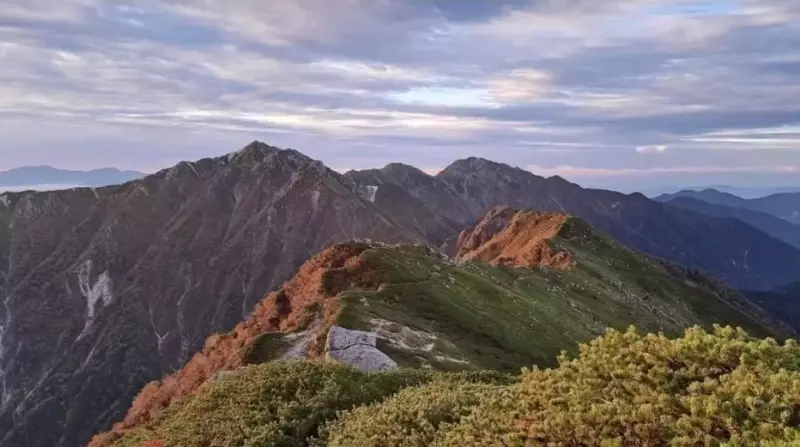 東川岳、空木岳へ続く稜線