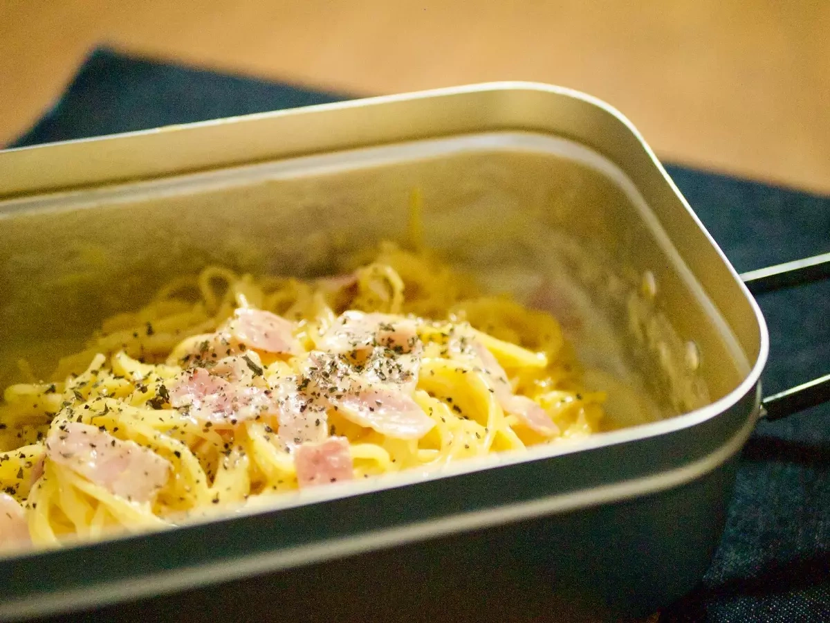 パスタなのに湯切り不要の山ごはん-クリーム仕立てのカルボナーラ