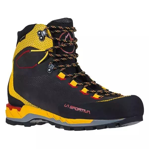 ヌバックレザーによる耐久性に優れた登山靴『トランゴテック レザー』