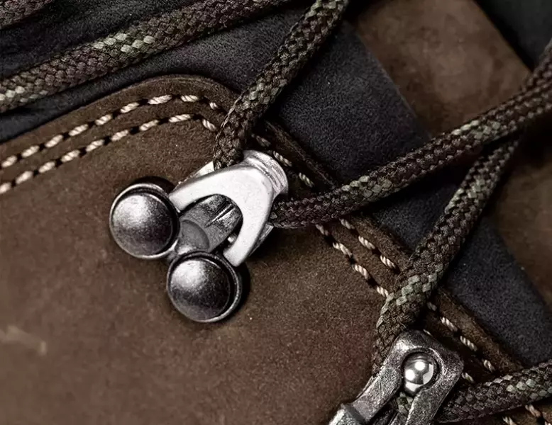 日本人の足のフィットに特徴のある登山靴『タホー プロⅡGT』