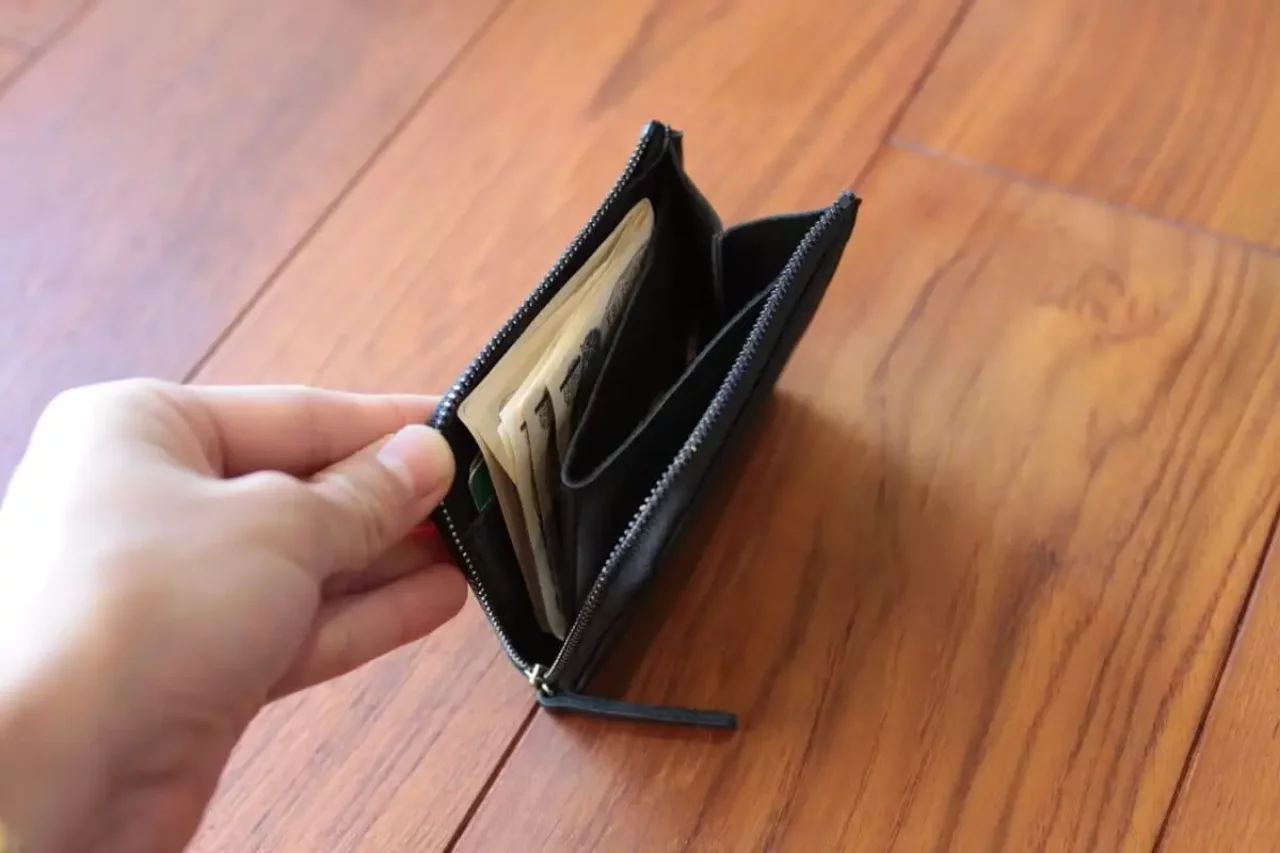 開閉しやすく仕舞いやすい財布
