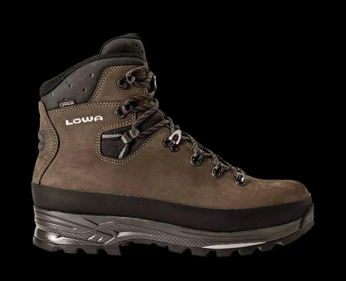 日本人の足のフィットに特徴のある登山靴『タホー プロⅡGT』