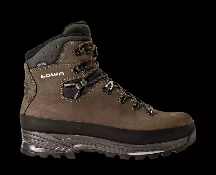 日本人の足のフィットに特徴のある登山靴『タホー プロⅡGT』