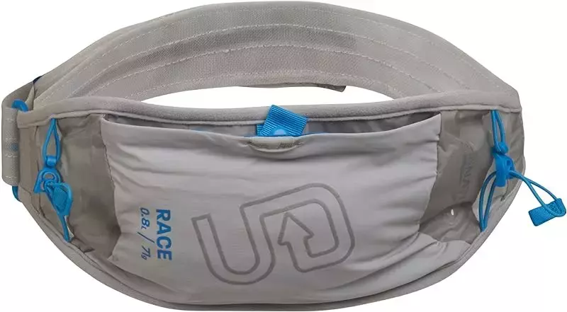 普段遣いもしやすいシンプルなデザインのウエストバッグ『アルティメイトディレクション RACE BELT』