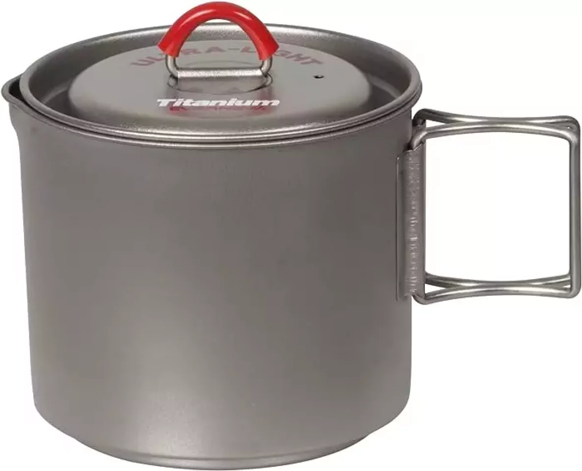 お湯を注ぎやすい軽量コンパクトなクッカー『チタンマグポット500 RED』