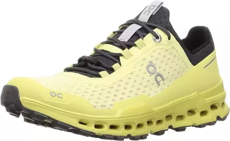 オン トレイルランニングシューズ