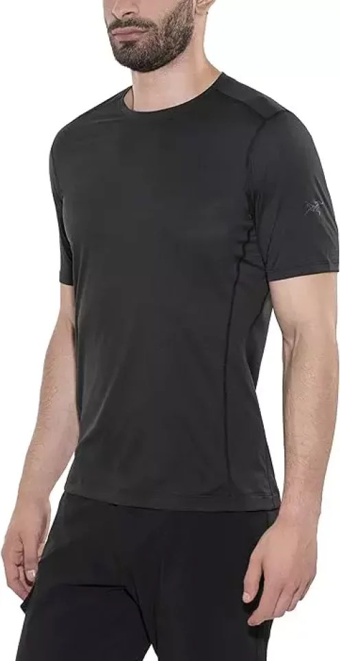 アークテリクスの化繊素材ベースレイヤー