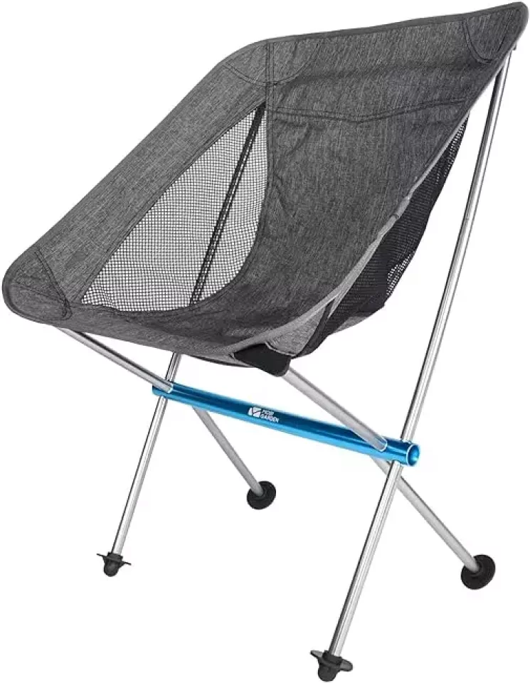 デザイン性の高さと軽量性が魅力のコンパクトチェア